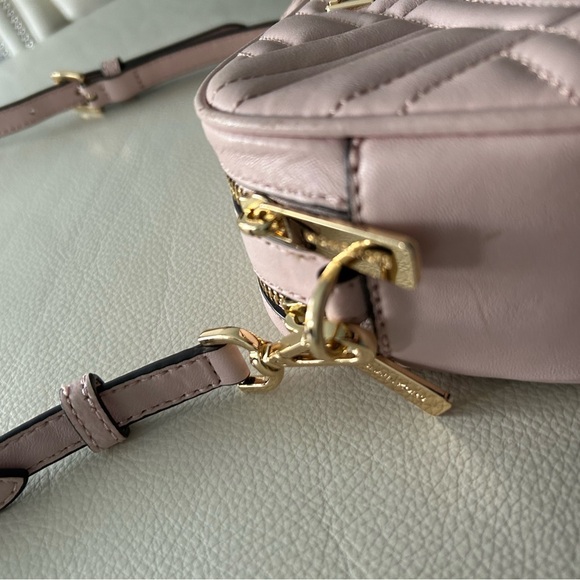 Michael Kors pink quilted crossbody 
Pristine condition - Picture 7 of 9